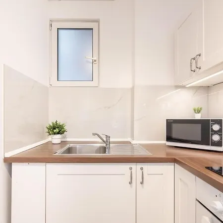 Ultra - Peaceful Sleep Apartment Budapest