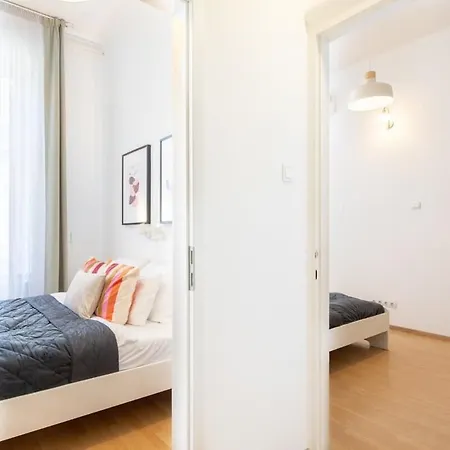 Ultra - Peaceful Sleep * Budapest